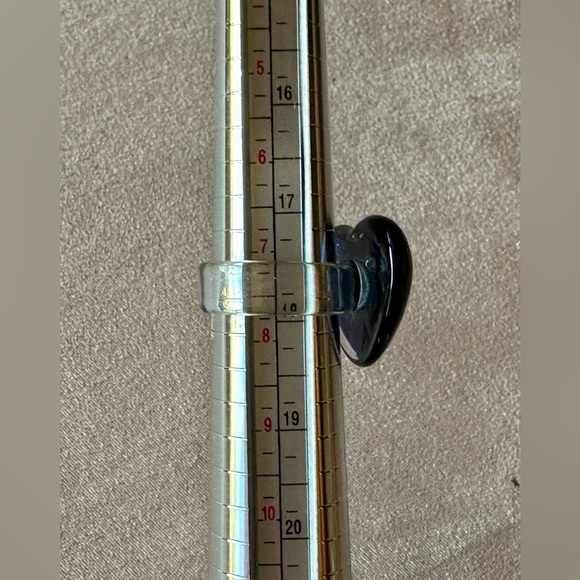 Glass Ring Large Blue Heart with clear glass band. Approx. size 7.75 EUC - Picture 4 of 9